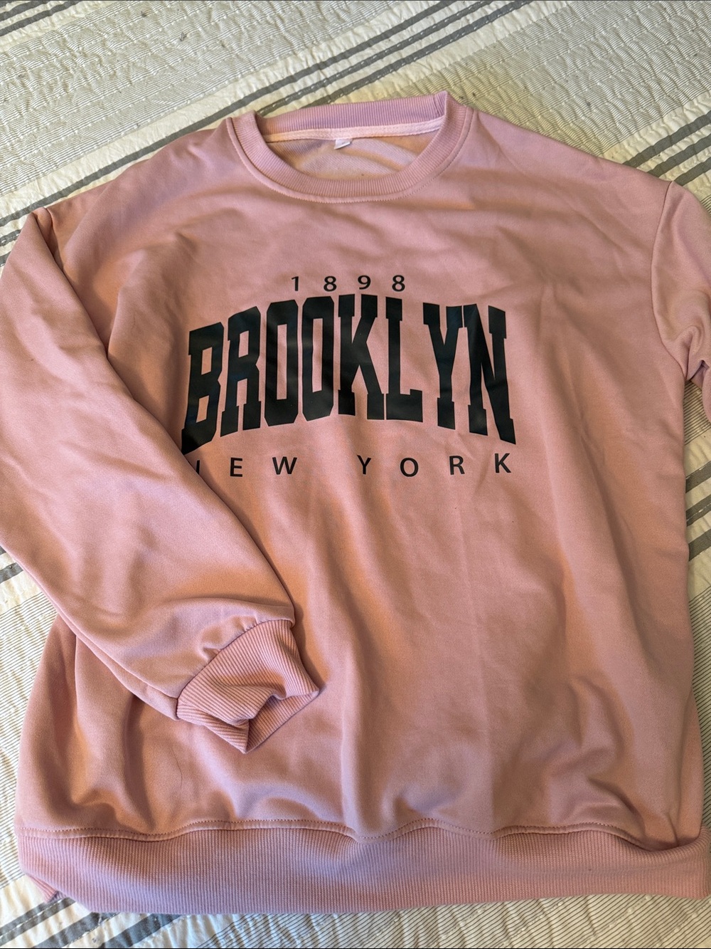 SHEIN Pink BROOKLYN Graphic Crewneck Sweatshirt